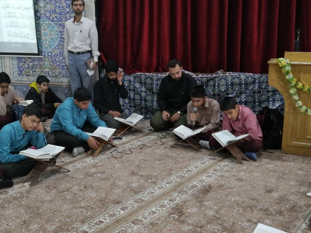 محفل انس با قرآن با قرائت دانش آموزان مدرسه،سه شنبه های هر هفته
